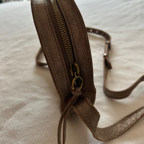 Madewell Women's Gold Metallic Leather The Simple Circle Crossbody Bag, Small - Picture 8 of 16